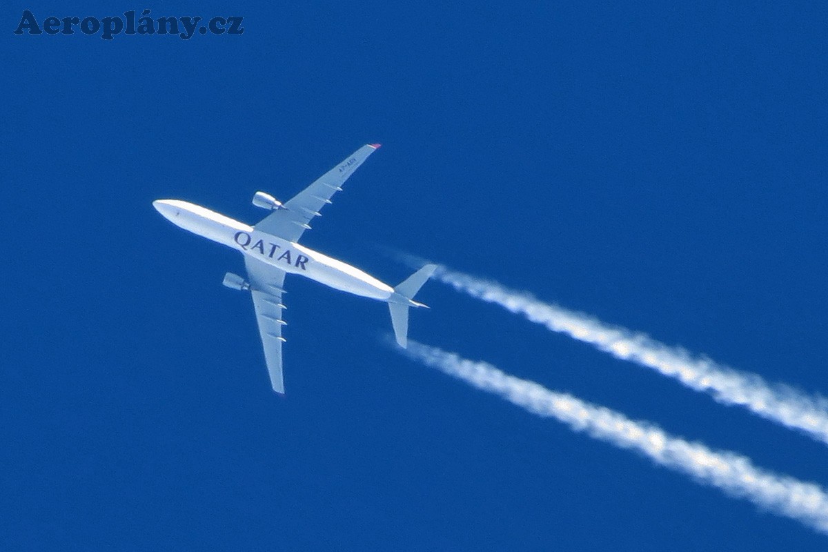 Airbus A330-302 - A7-AEH