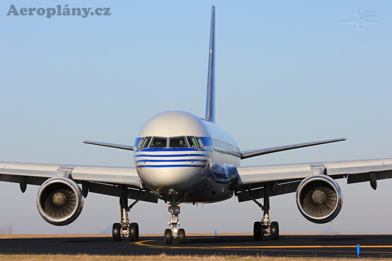 Boeing 757-22L - 4K-AZ11