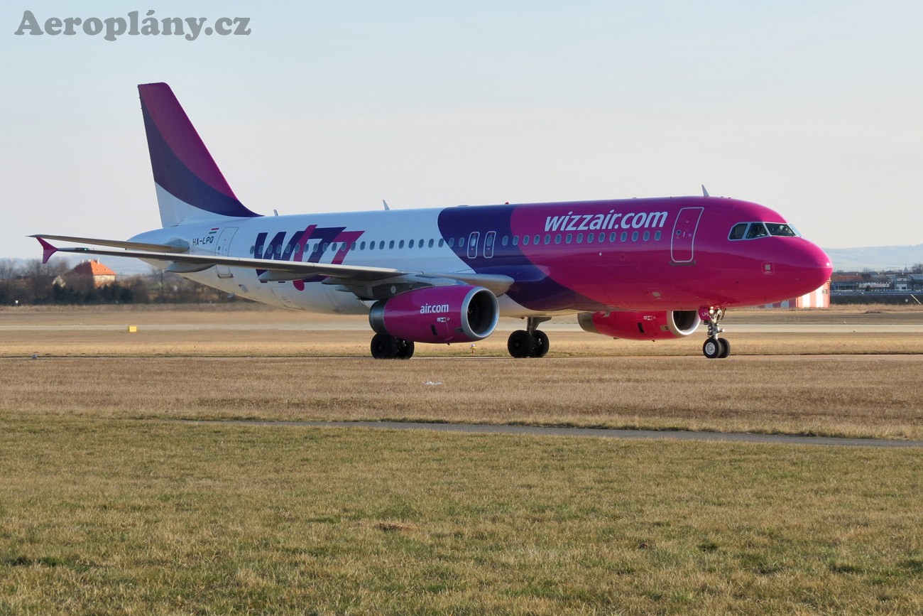 Airbus A320-232 - HA-LPQ