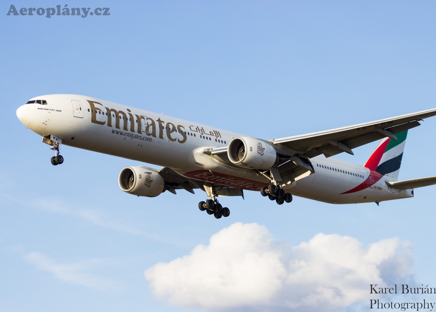 Boeing 777-31H, A6-EMW, Emirates