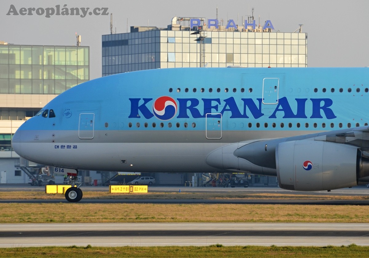Airbus A380-861 -  HL7614