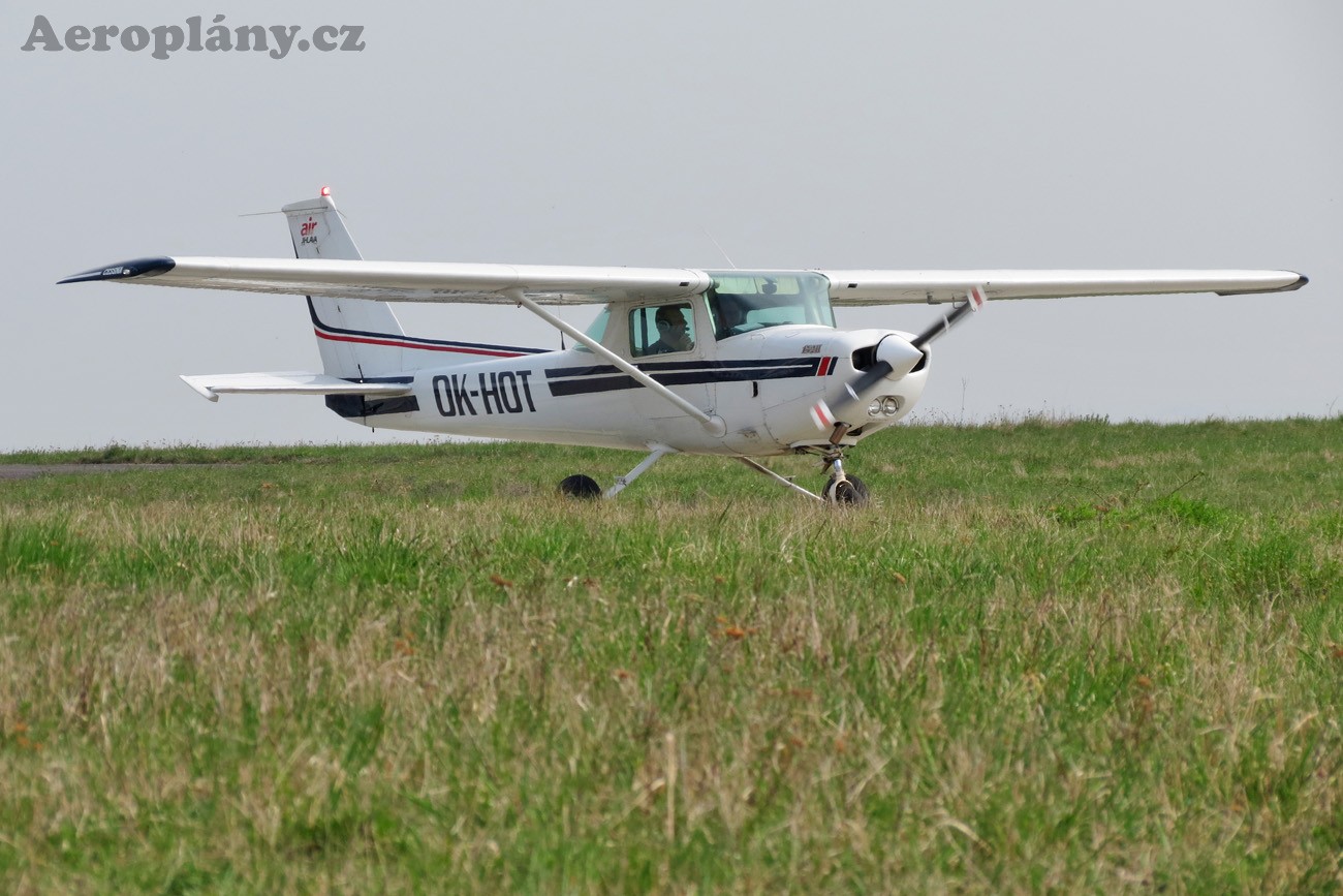 Cessna 152 - OK-HOT