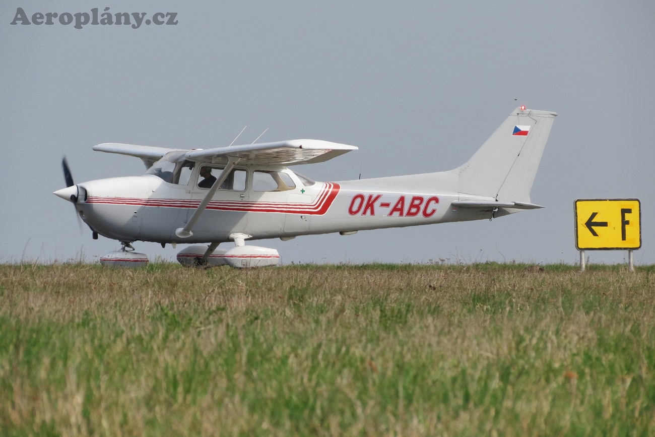 Cessna F 172 - OK-ABC