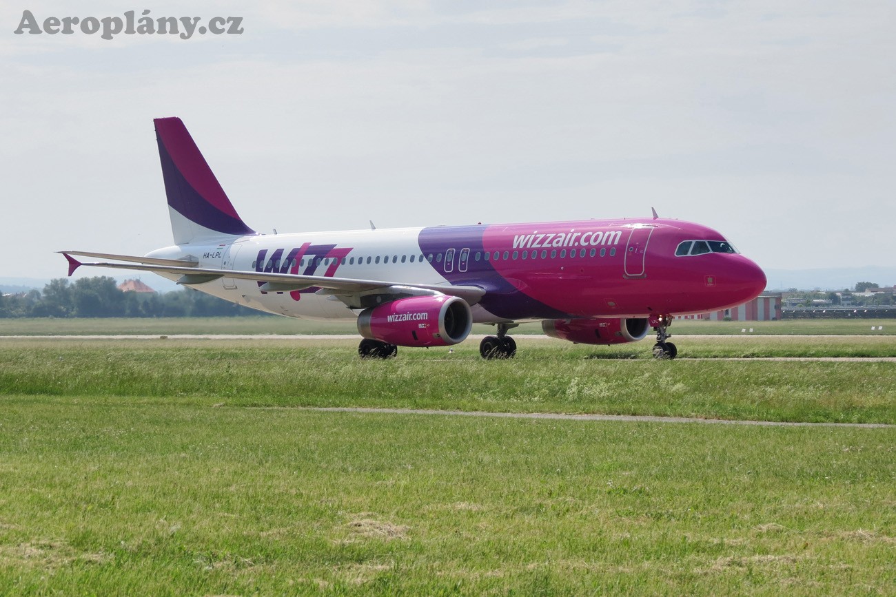 Airbus A320-232 - HA-LPL