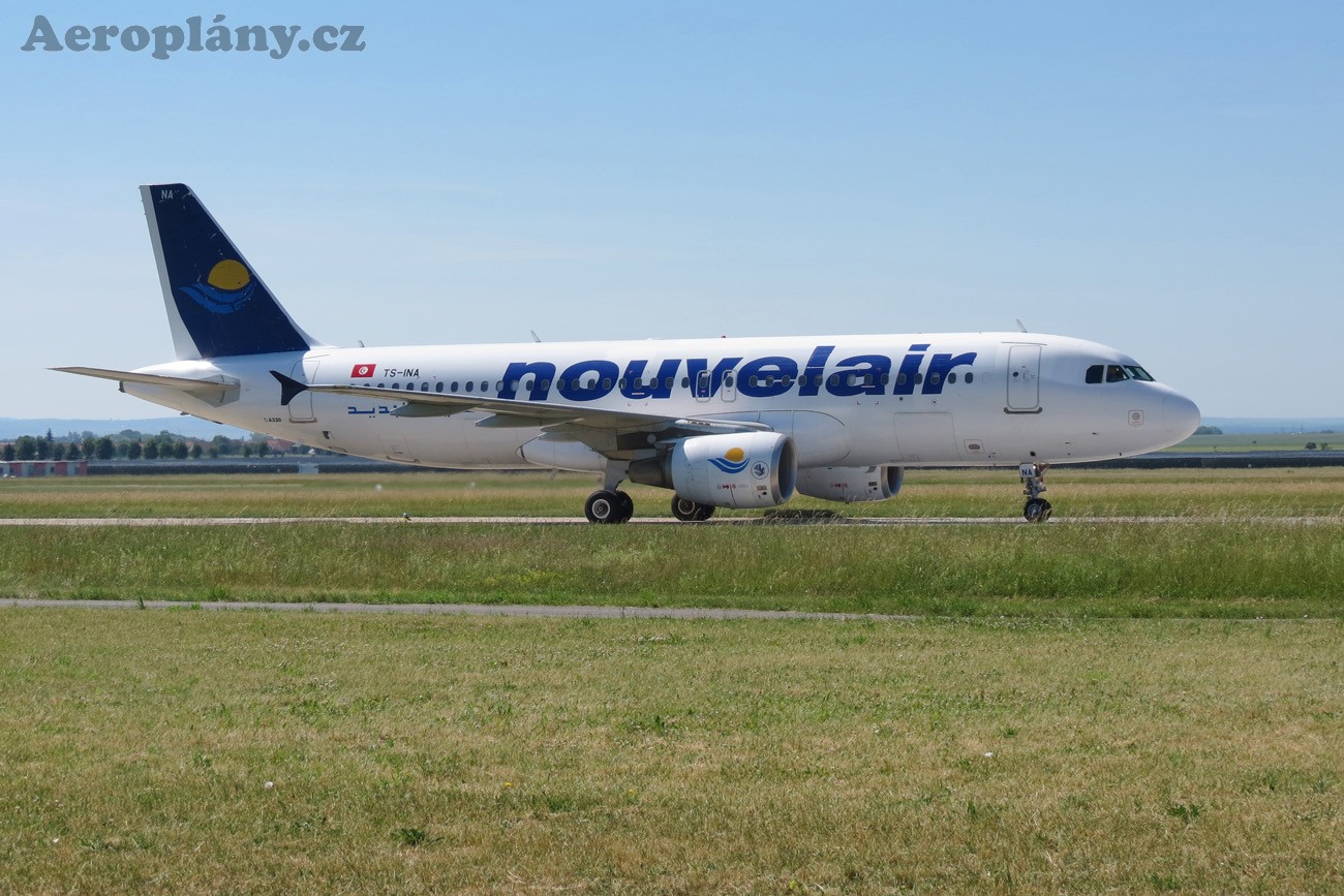 Airbus A320-214 - TS-INA