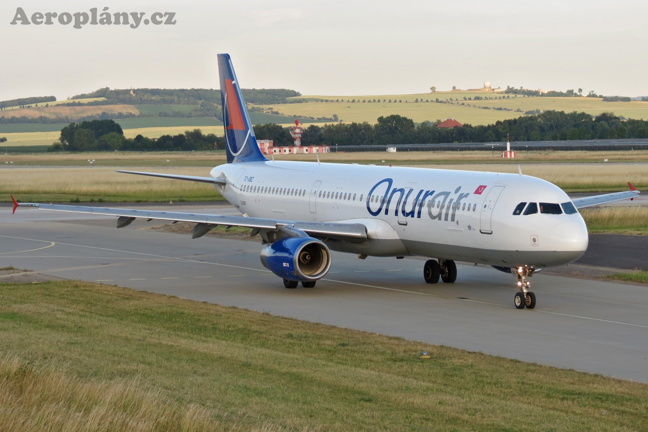 Airbus A321-131 - TC-OBZ