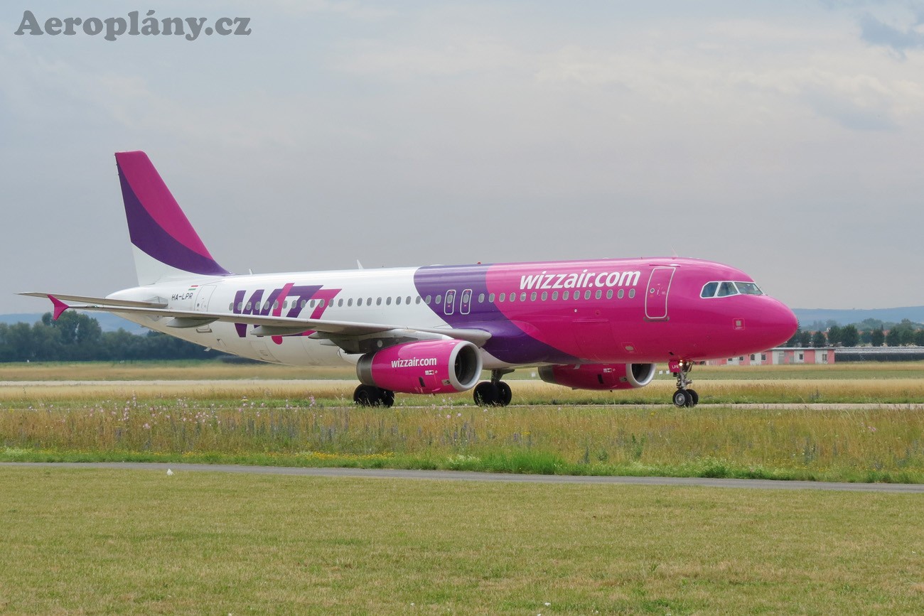 Airbus A320-232 - HA-LPR