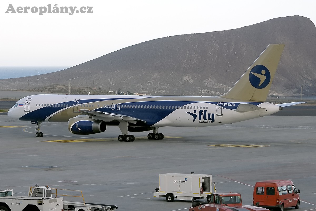 Boeing 757-256 EI-DUD