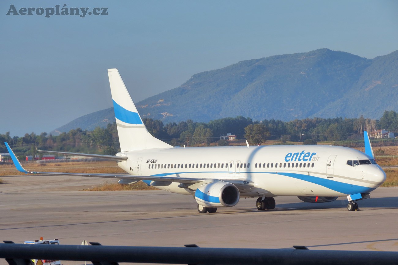 Boeing 737-86J - SP-ENW