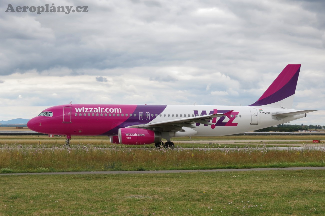 Airbus A320-232 - HA-LPR
