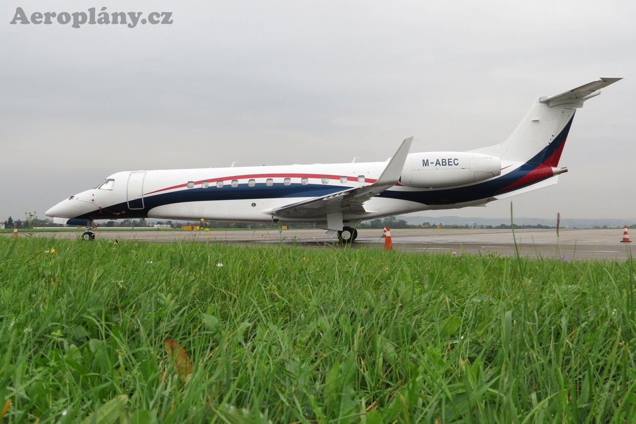 Embraer EMB-135BJ Legacy 600 - M-ABEC