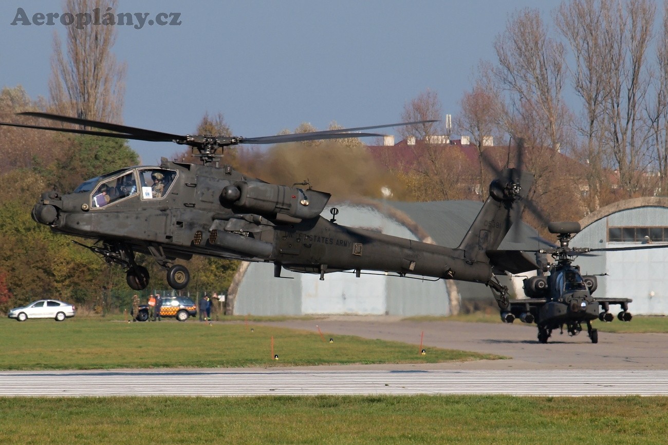 Boeing AH-64D Apache Longbow - 03-05381