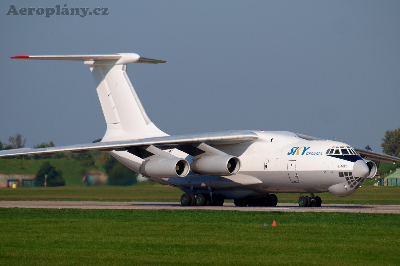 Iljušin Il-76TD - 4L-SKY