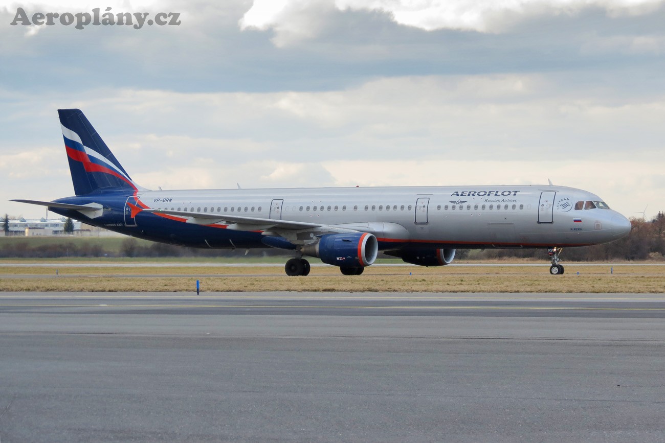Airbus A321-211 - VP-BRW