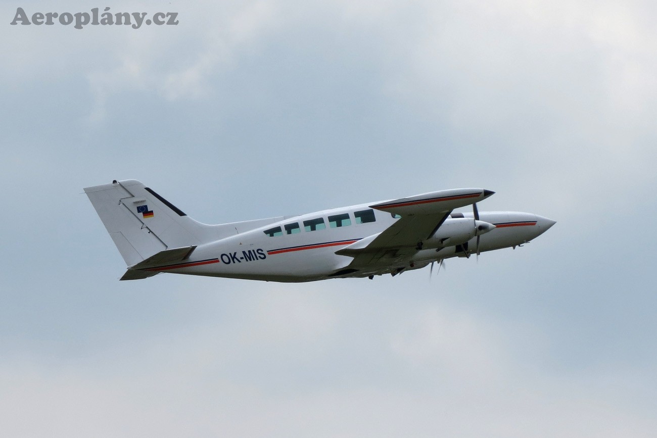 Cessna 402B - OK-MIS