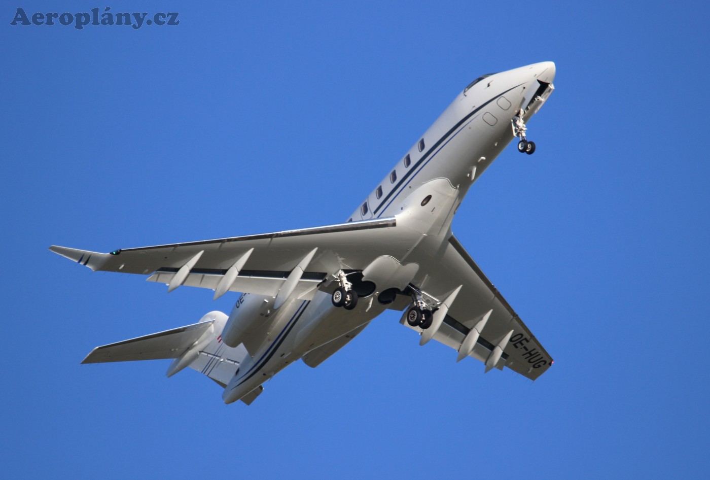 Bombardier Challenger 350 (BD-100-1A10) - OE-HUG