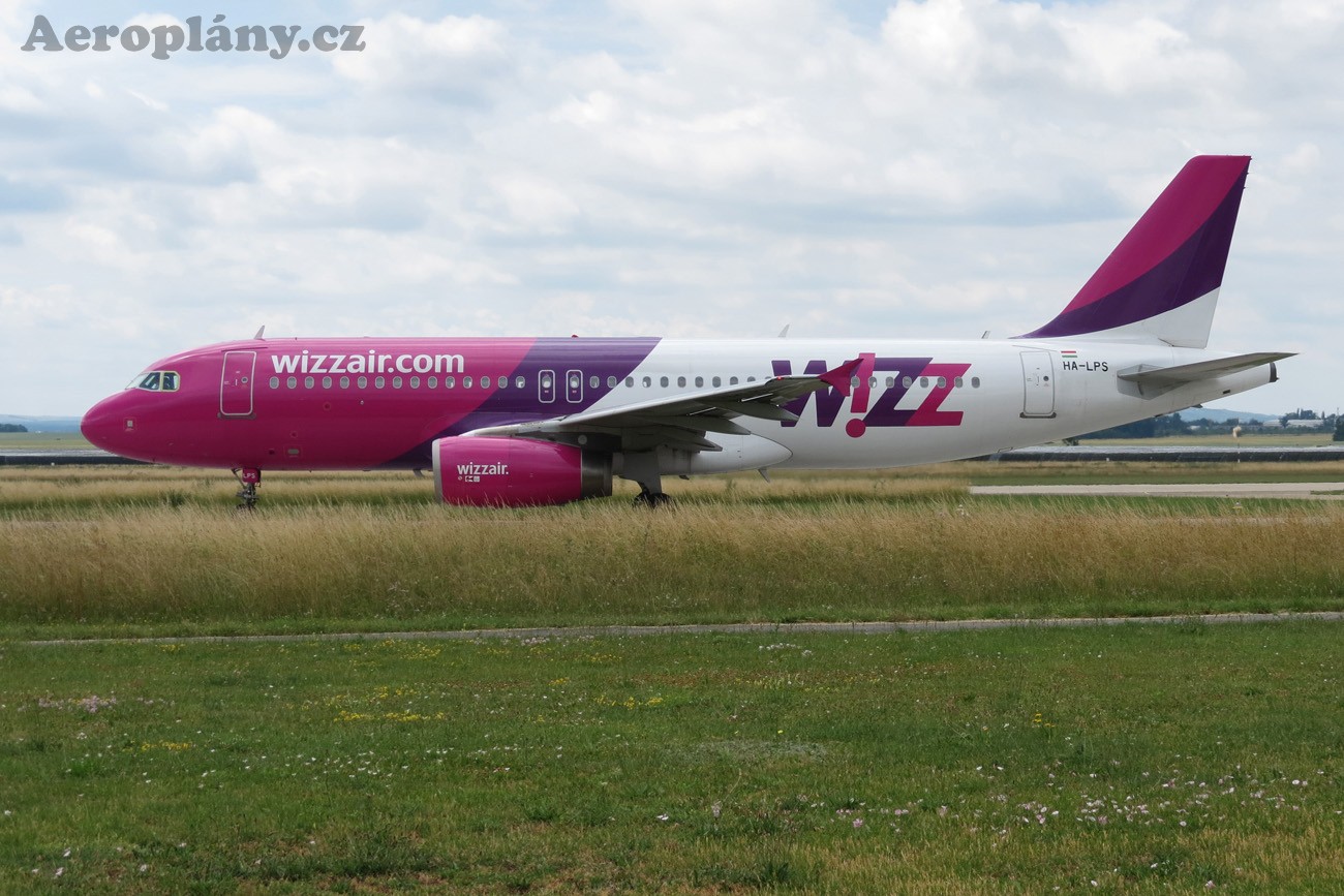 Airbus A320-232 - HA-LPS