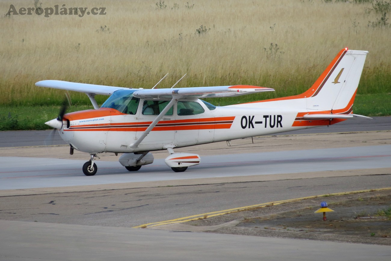 Cessna 172P Skyhawk - OK-TUR