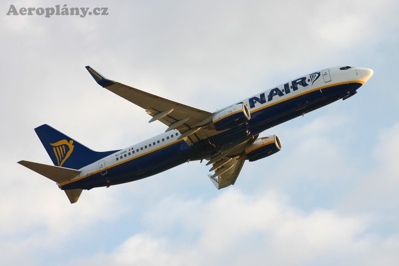 Boeing 737-8AS - EI-DHR
