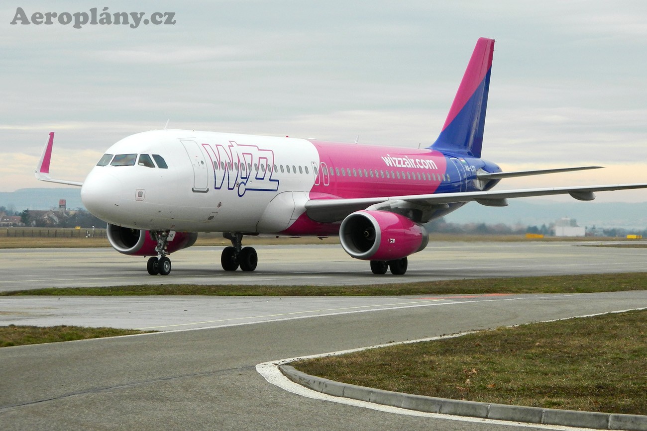 Airbus A320-232 - HA-LYQ