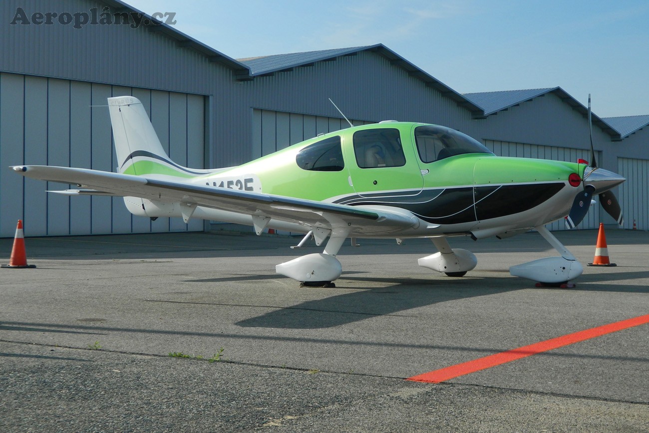 Cirrus SR-22 - N153E