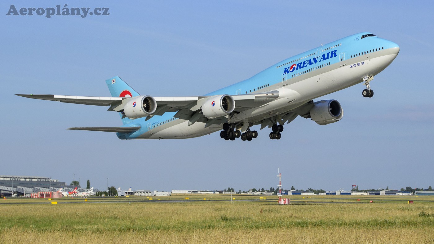 Boeing 747-8B5 - HL7630 