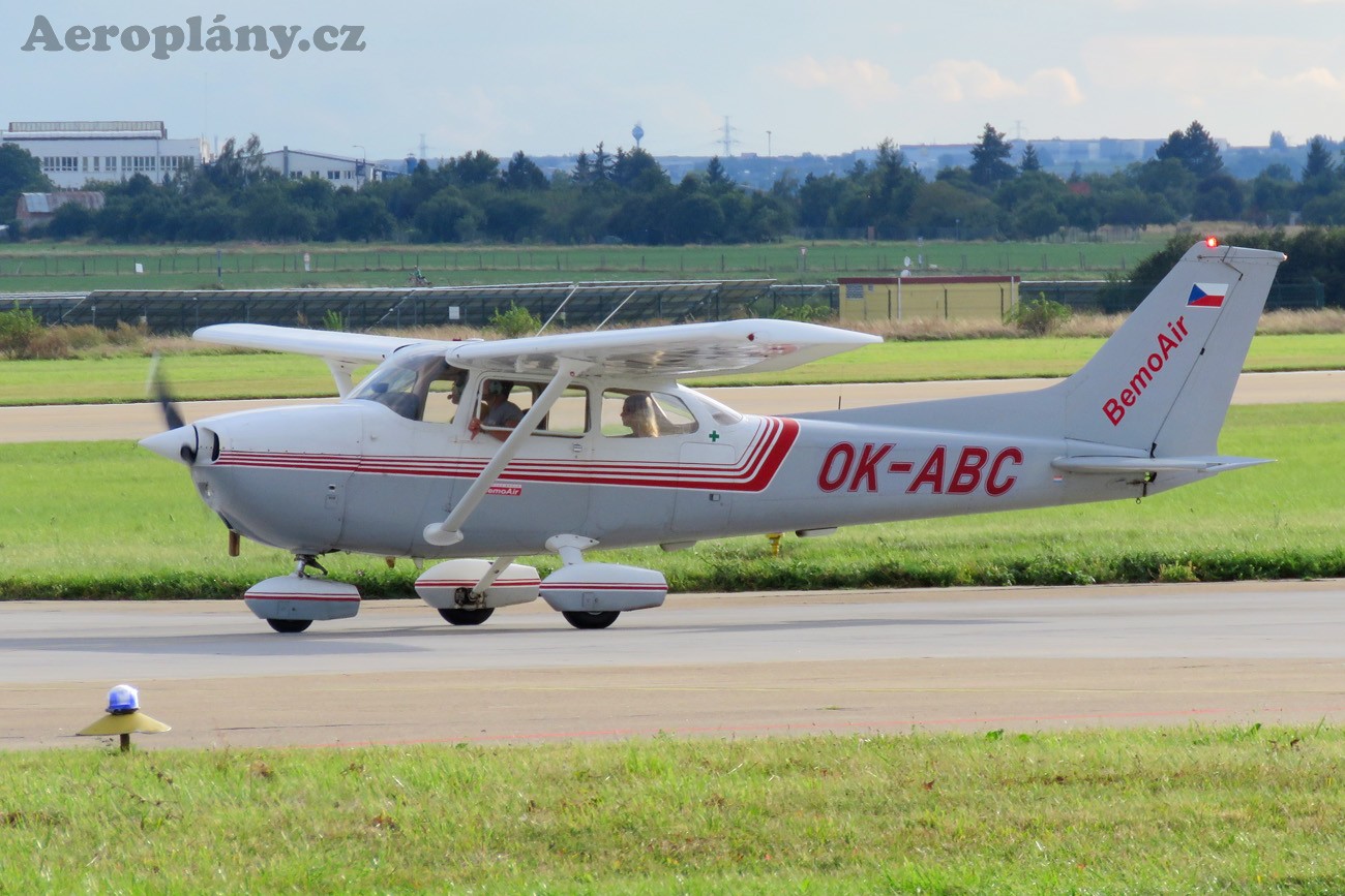 Cessna F 172 - OK-ABC