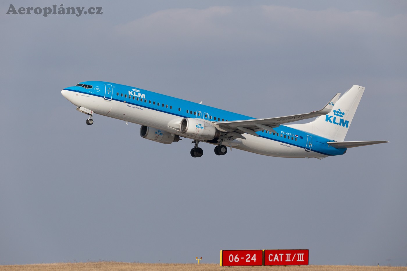 B737-8 KLM