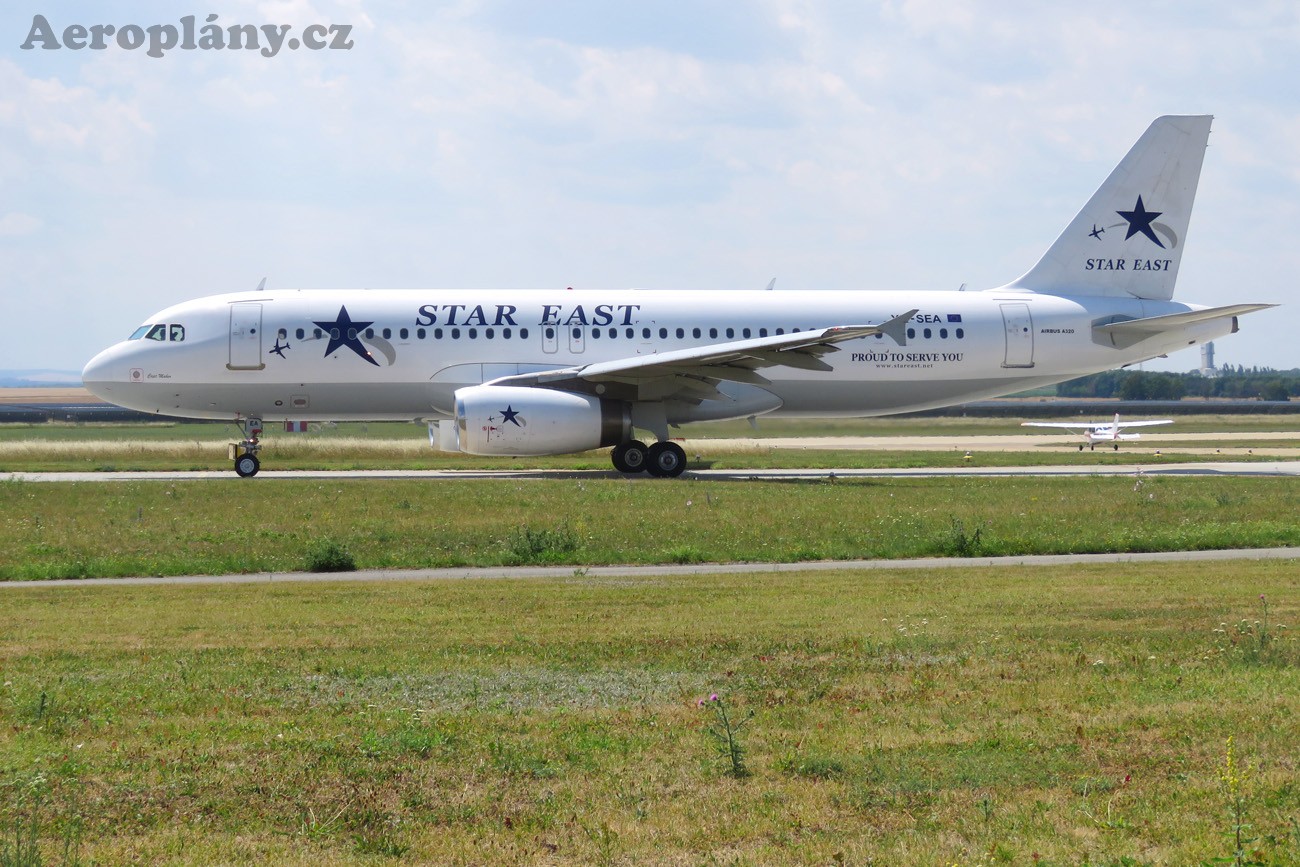 Airbus A320-231 - YR-SEA