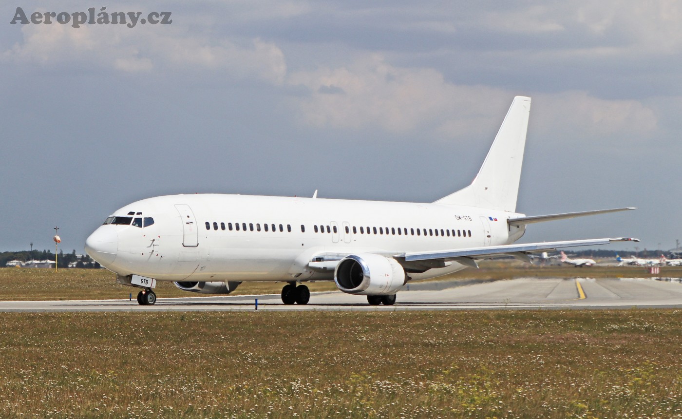 Boeing 737-49R