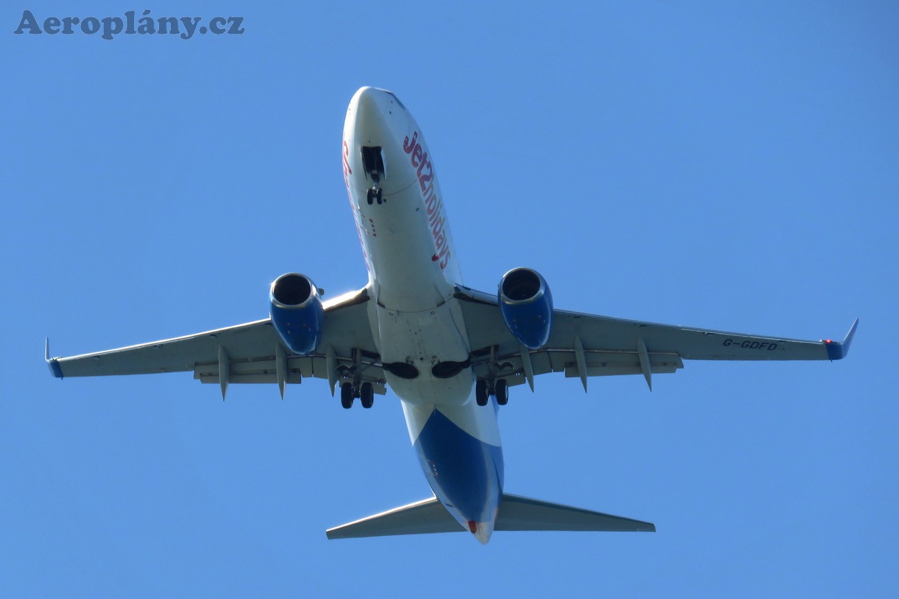 Boeing 737-8K5 - G-GDFD