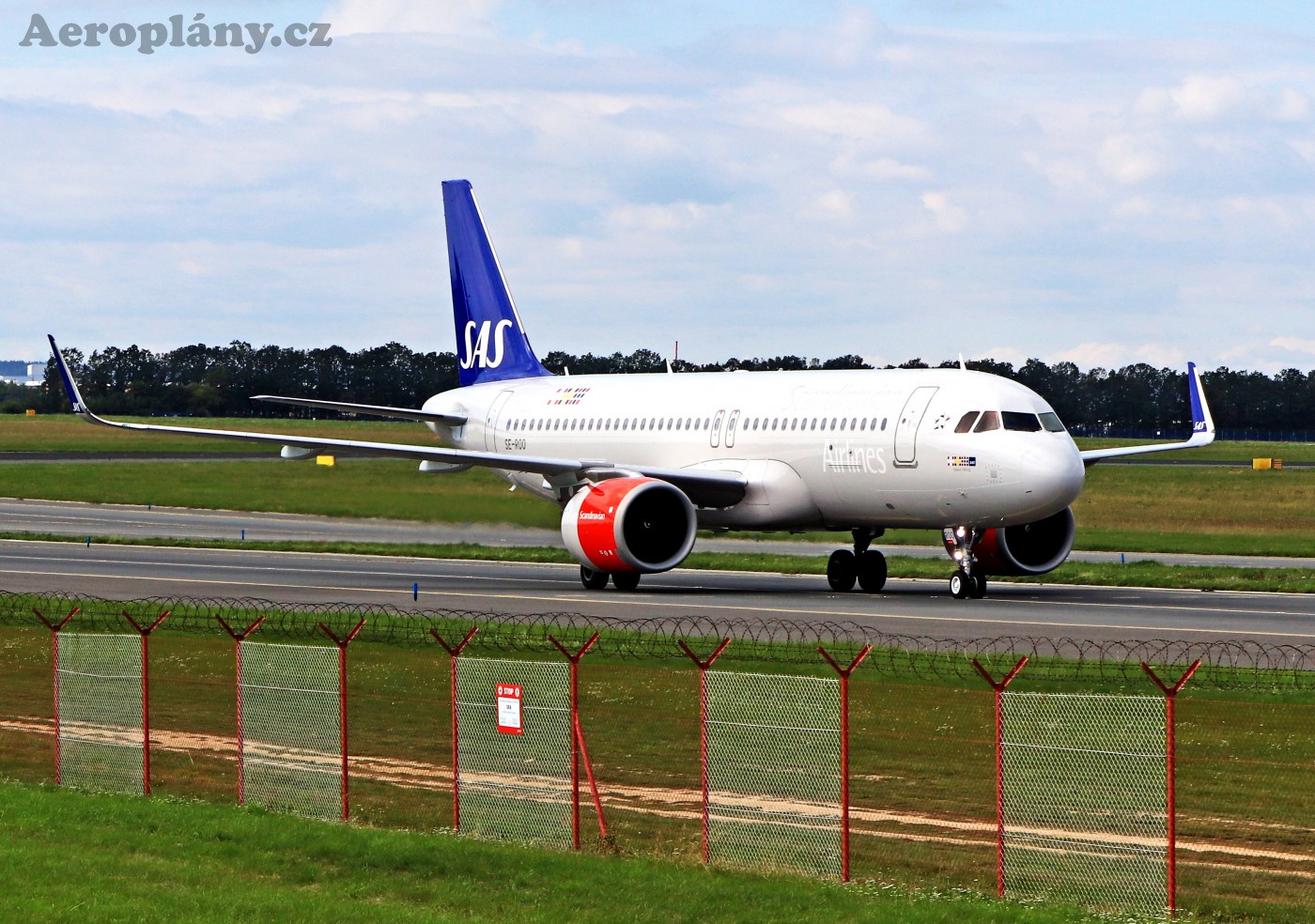 Airbus A320-251N