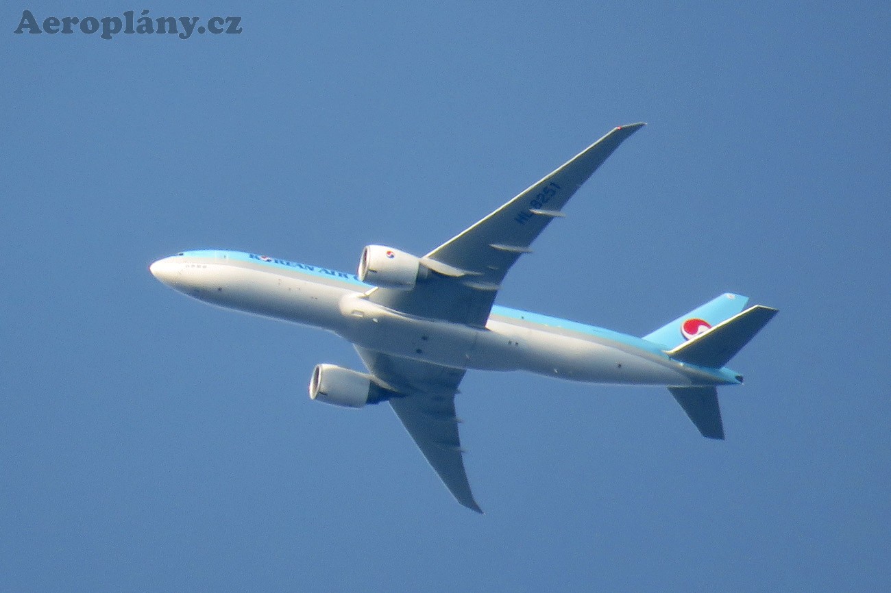 Boeing 777-FB5 - HL8251