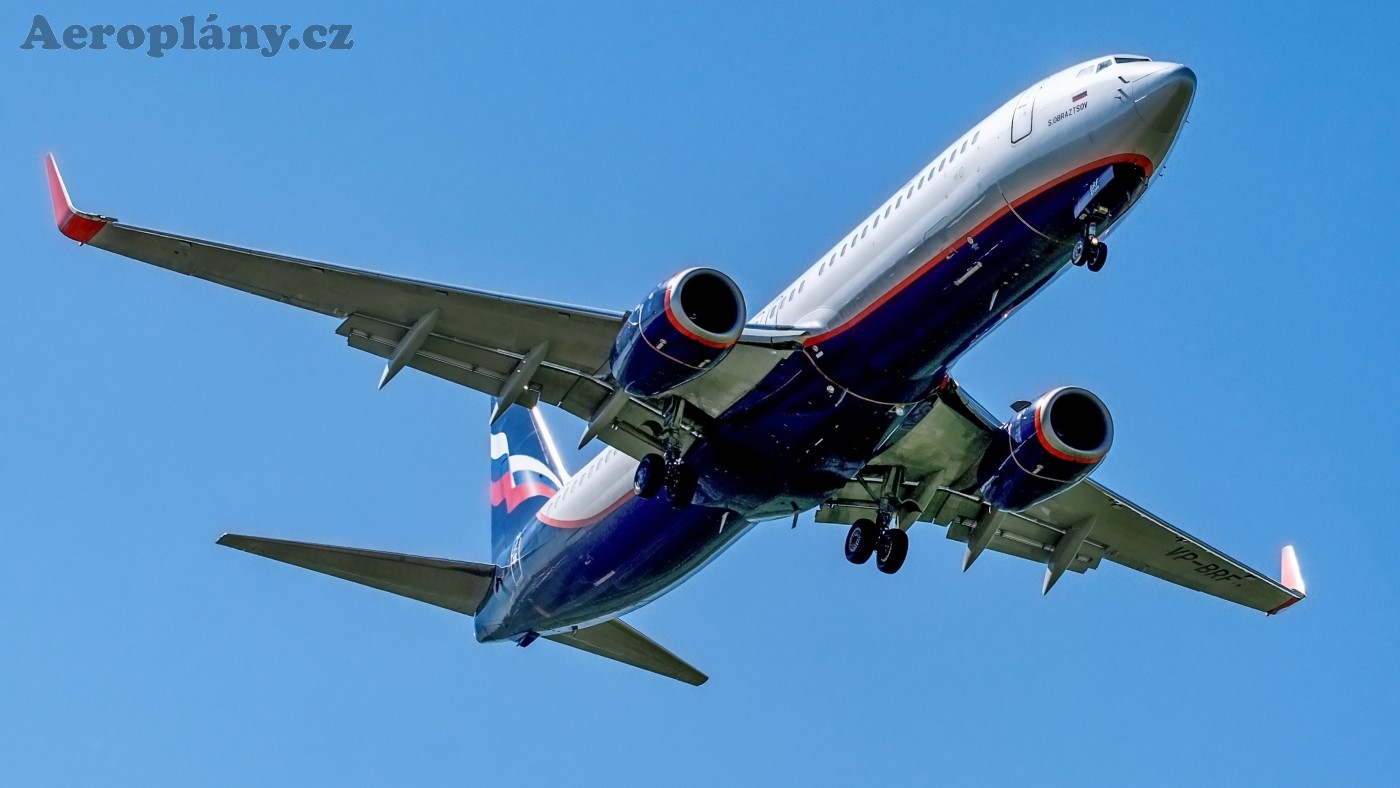 Boeing B 737-8LJ (WL)