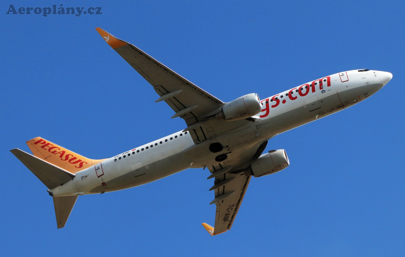Boeing 737-82R