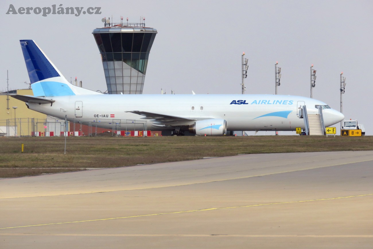 Boeing 737-4M0(SF) - OE-IAU