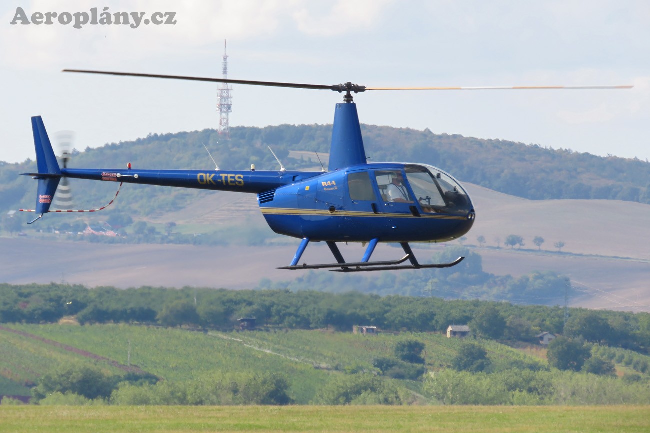 Robinson R-44 Raven II - OK-TES