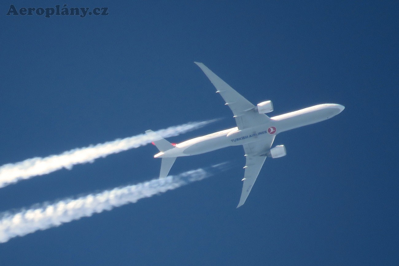 Boeing 777-3F2/ER - TC-LJB