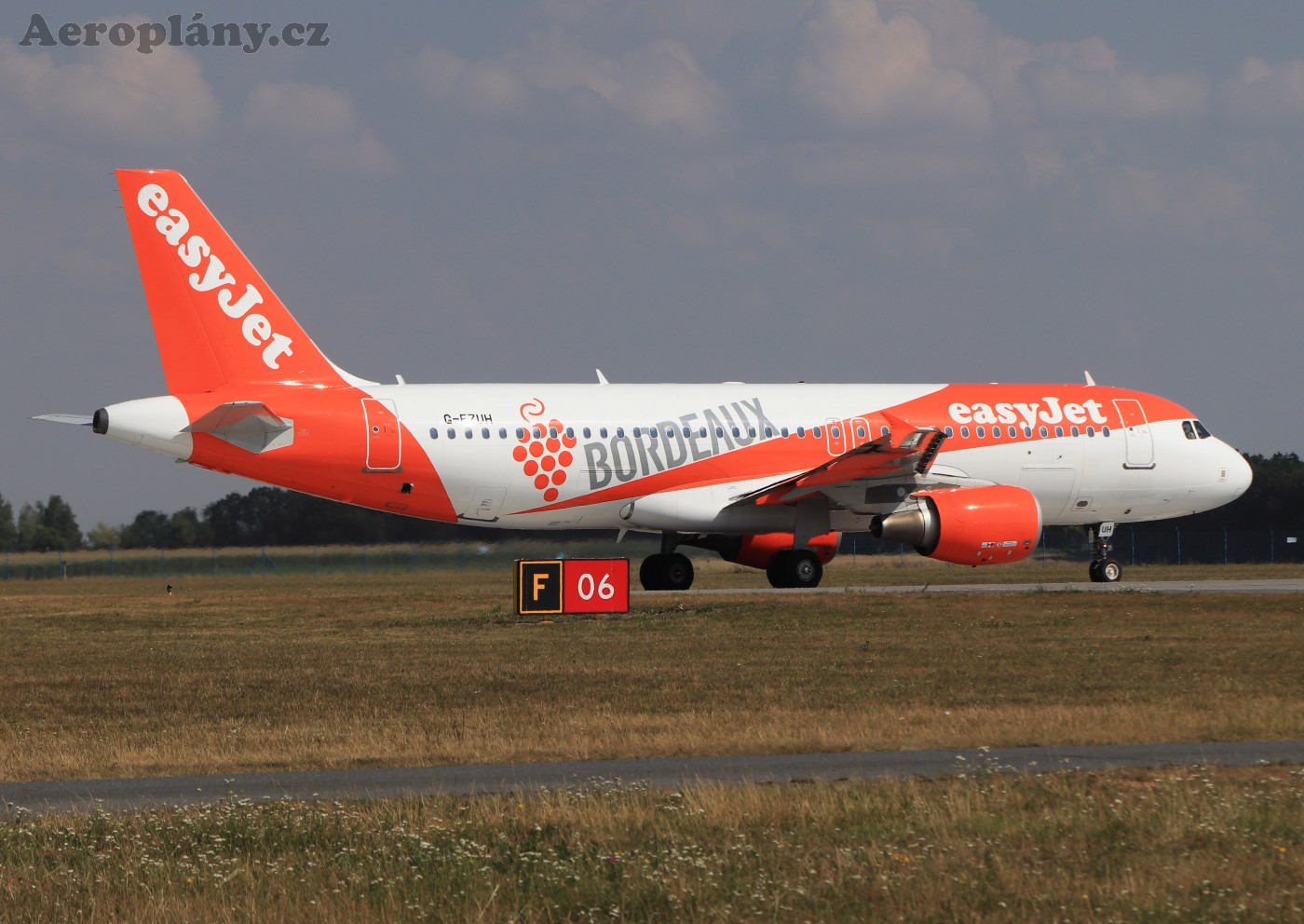 Airbus A320-214