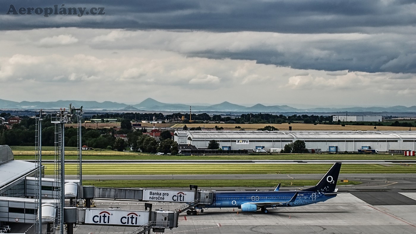 Boeing B737-86Q