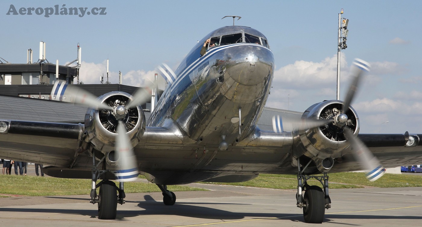 Douglas C-53C Skytrooper (DC-3) - OH-LCH