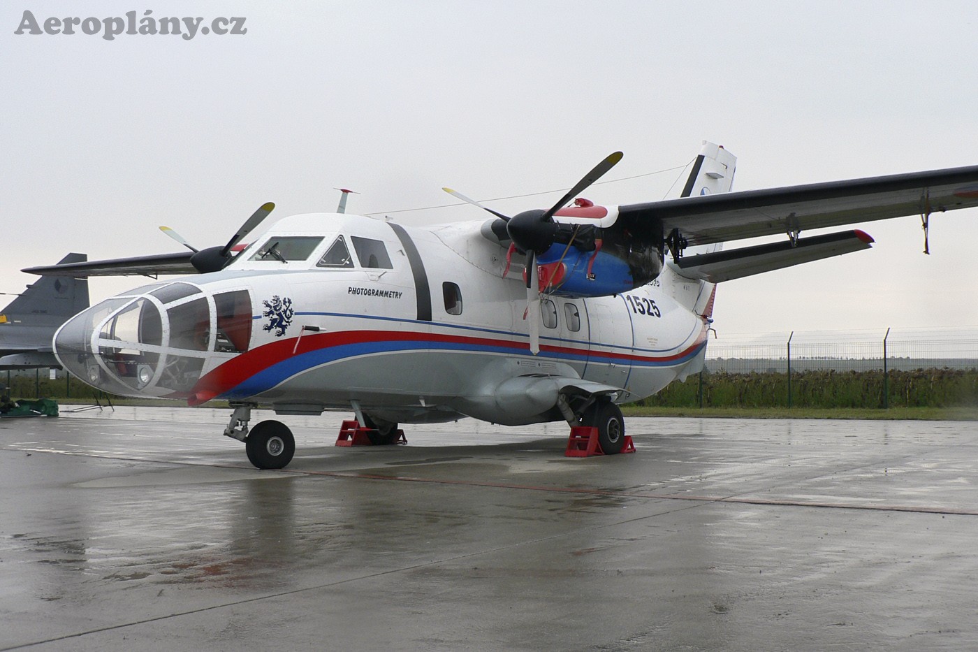 Let L-410FG Turbolet - 1525
