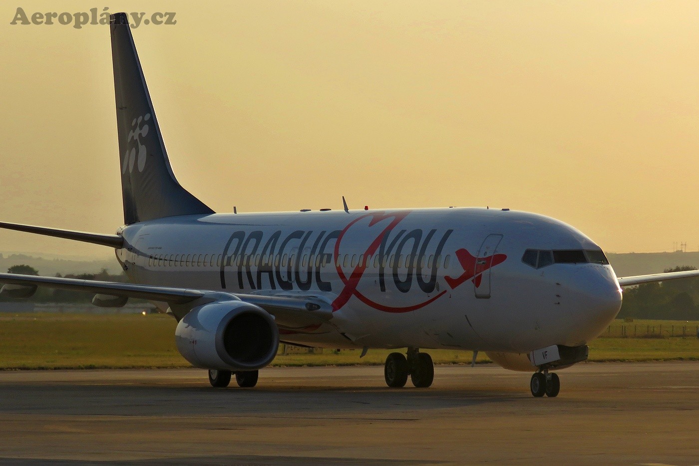 Boeing 737-8FH - Ok-TVF